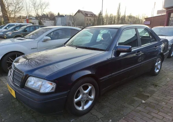 samochody osobowe Mercedes-Benz Klasa C cena 7500 przebieg: 208000, rok produkcji 1997 z Kłecko